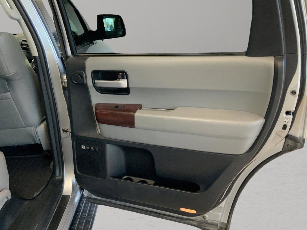Used 2013 Toyota Sequoia Platinum AWD/4WD image 39
