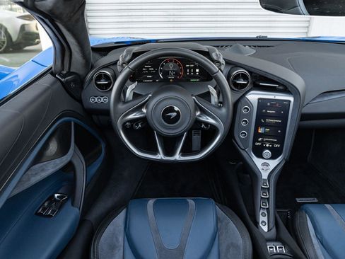 Used 2024 McLaren 750S Spider image 13