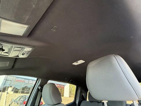 Used 2019 Toyota Tacoma TRD Off-Road w/ Technology Package image 14