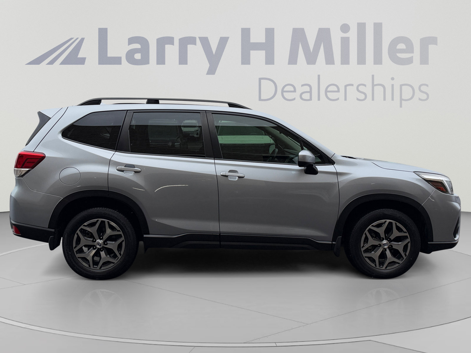 Used 2019 Subaru Forester Premium AWD/4WD image 6