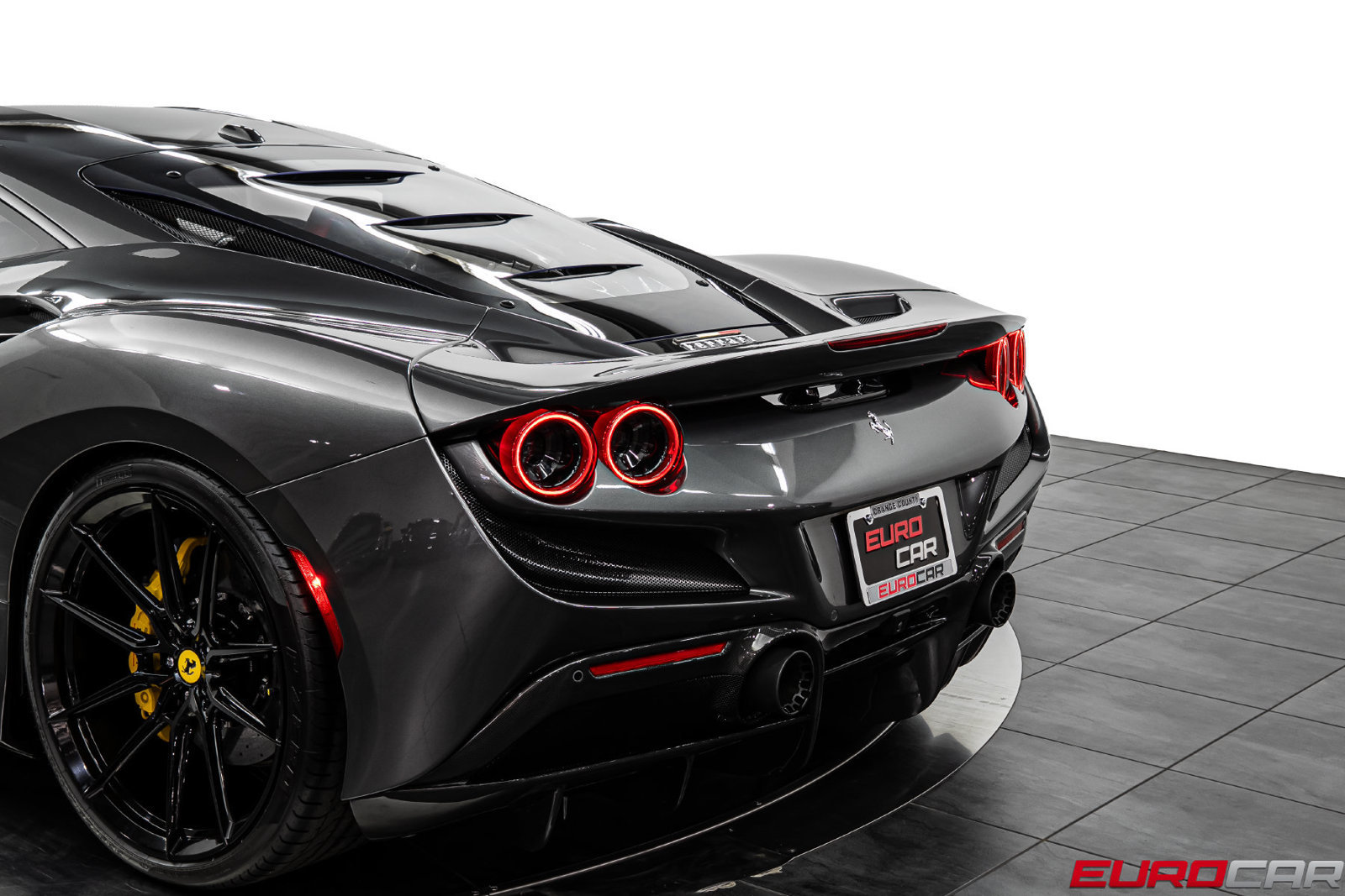 Used 2020 Ferrari F8 Tributo RWD image 23