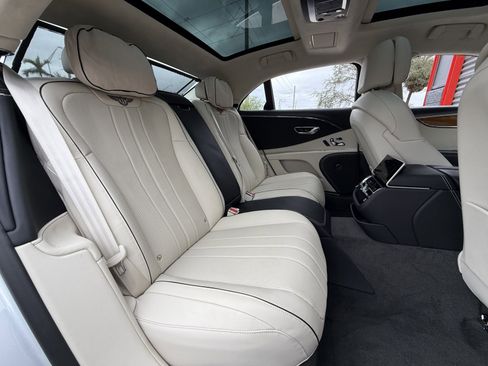 Used 2023 Bentley Flying Spur Plug-In Hybrid image 20
