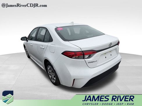 Used 2026 Toyota Corolla LE FWD image 7