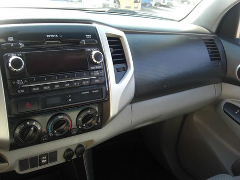 Used 2012 Toyota Tacoma PreRunner w/ TRD Sport Pkg RWD image 9
