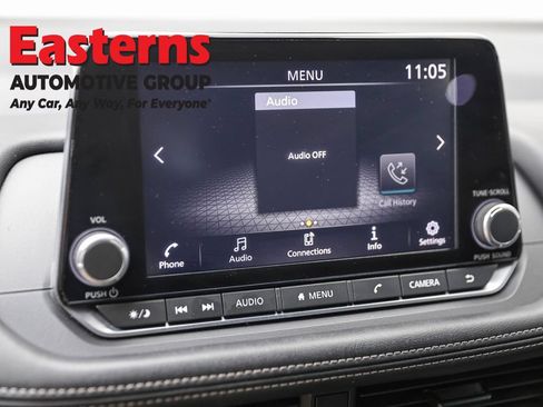 Used 2024 Nissan Rogue S AWD/4WD image 19