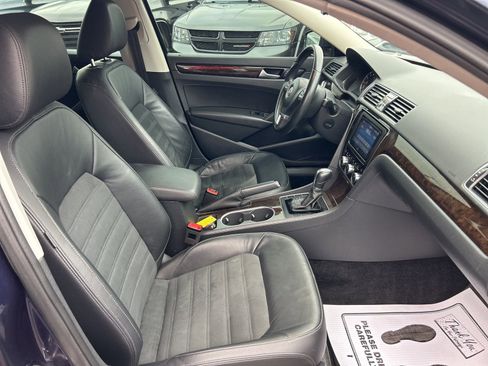 Used 2015 Volkswagen Passat 1.8T SEL Premium image 21