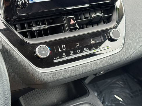 Used 2023 Toyota Corolla LE image 19