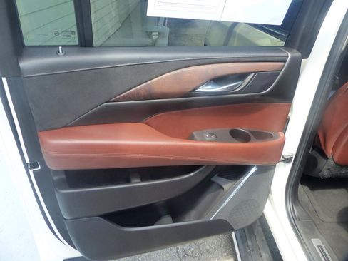 Used 2015 Cadillac Escalade ESV Premium AWD/4WD image 11