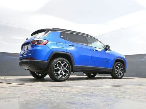 Used 2025 Jeep Compass Limited image 51