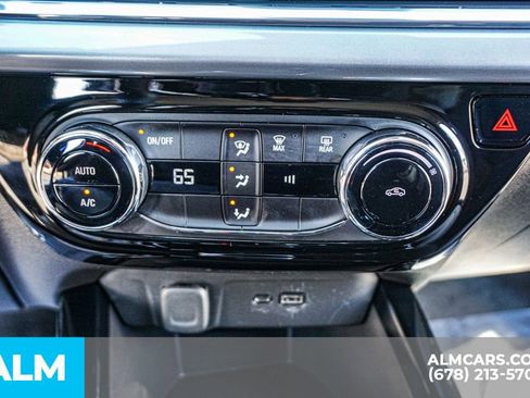 Used 2024 Chevrolet Trax LT image 39