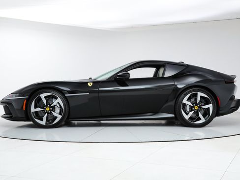 Used 2025 Ferrari 12Cilindri RWD image 3
