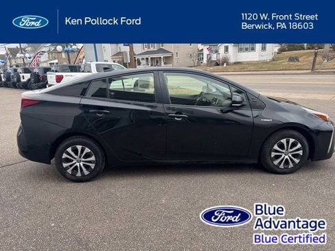 Used 2022 Toyota Prius LE image 5