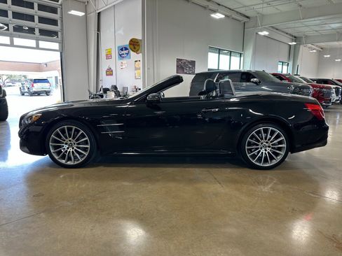 Used 2019 Mercedes-Benz SL 550 image 8