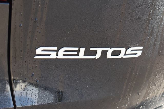 Used 2025 Kia Seltos LX AWD/4WD image 12