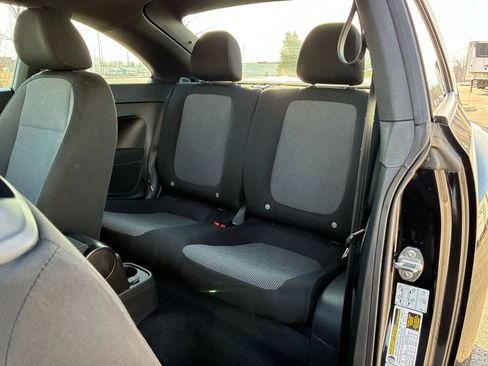 Used 2017 Volkswagen Beetle 1.8T S image 12