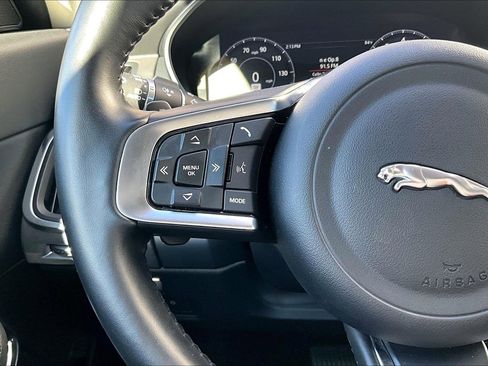 Used 2020 Jaguar E-PACE SE image 18