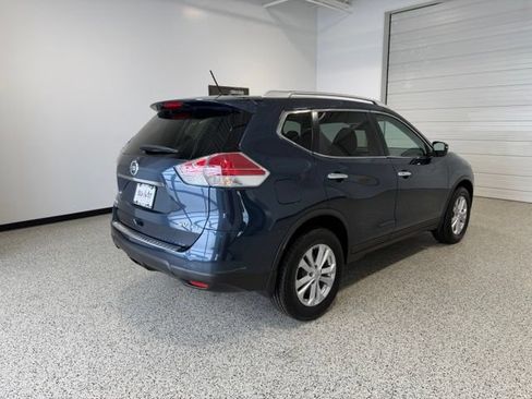 Used 2016 Nissan Rogue SV AWD/4WD image 3