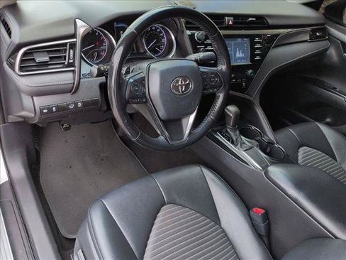 Used 2019 Toyota Camry SE FWD image 13
