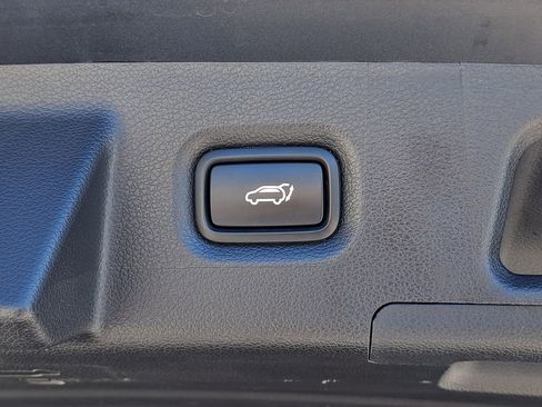 Used 2023 Hyundai Santa Fe Limited image 17