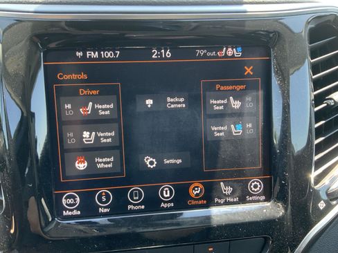 Used 2021 Jeep Cherokee Limited w/ Elite Package AWD/4WD image 43