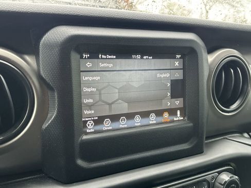 Used 2020 Jeep Wrangler Sport image 19