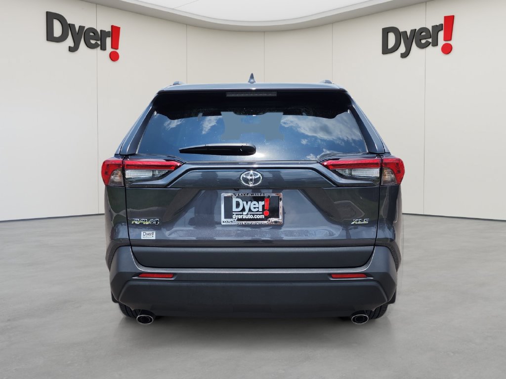 Used 2025 Toyota RAV4 XLE w/ Convenience Package FWD image 4