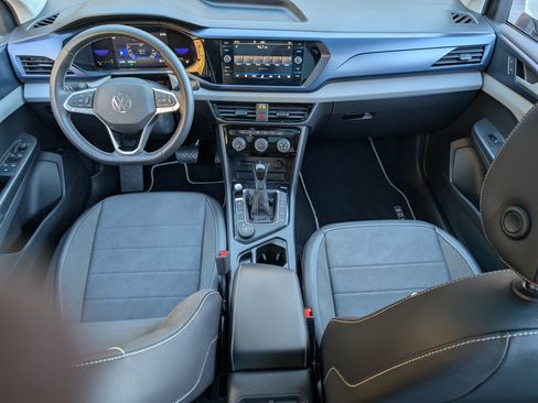 Used 2023 Volkswagen Taos SE w/ Panoramic Sunroof Package image 23