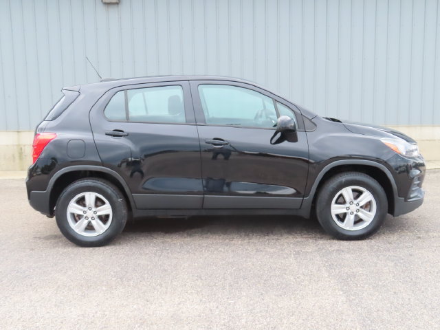 Used 2017 Chevrolet Trax LS AWD/4WD image 2