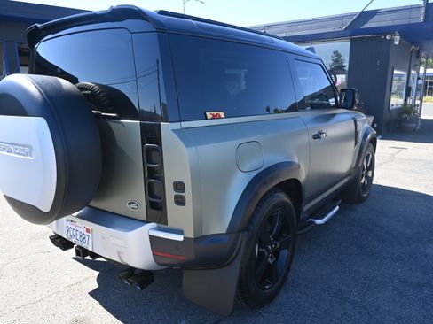 Used 2021 Land Rover Defender 90 First Edition image 11