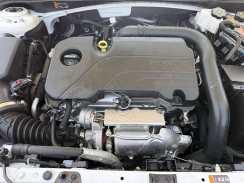 Used 2024 Chevrolet Malibu LT FWD image 33