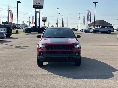Used 2024 Jeep Compass Trailhawk AWD/4WD image 9