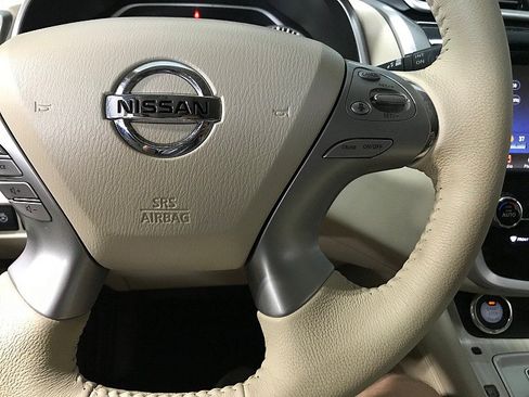 Used 2015 Nissan Murano Platinum w/ Platinum Technology Package FWD image 25