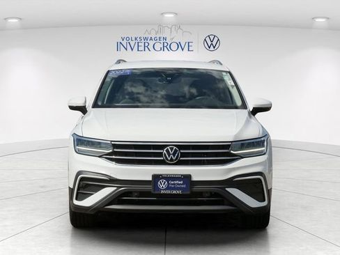 Certified 2022 Volkswagen Tiguan SE AWD/4WD image 2