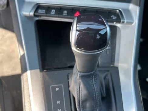 Used 2023 Audi Q3 2.0T Premium image 16