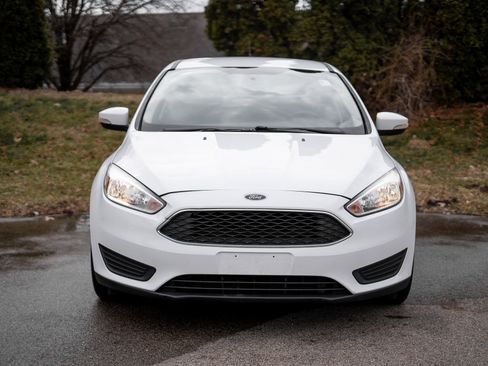 Used 2018 Ford Focus SE w/ Cold Weather Package image 2