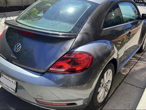 Used 2019 Volkswagen Beetle 2.0T SE FWD image 2