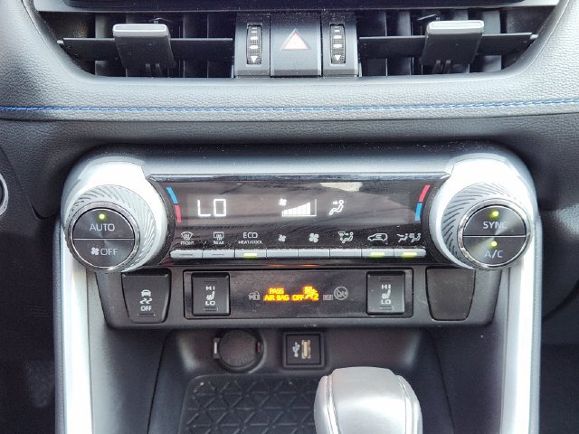 Certified 2025 Toyota RAV4 XSE AWD/4WD image 18