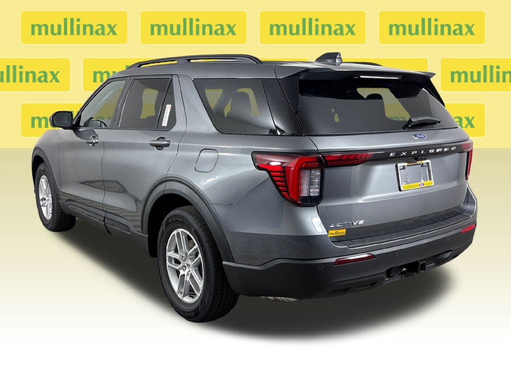 New 2026 Ford Explorer Active RWD image 9
