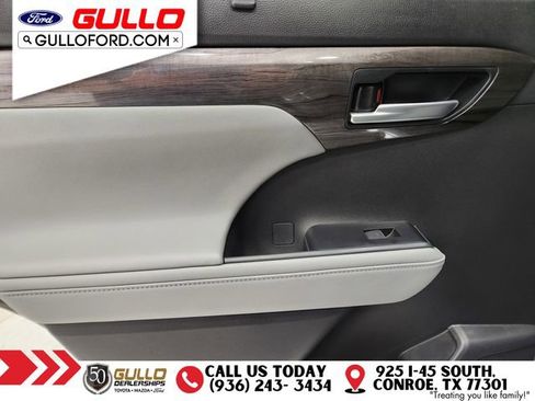 Used 2023 Toyota Highlander Limited image 16