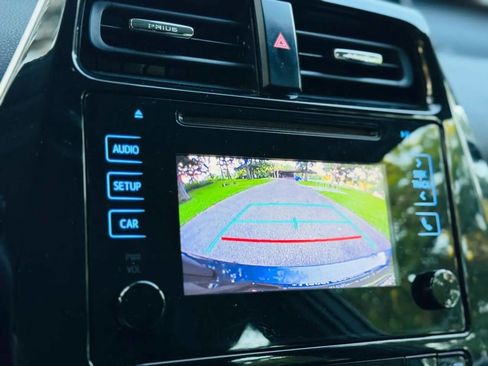 Used 2018 Toyota Prius Two image 13