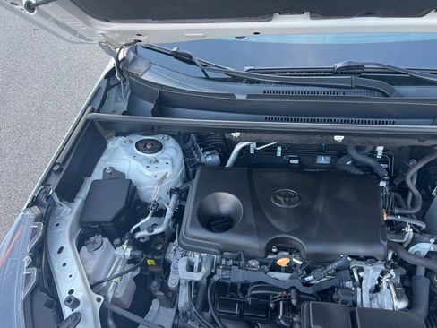 Used 2021 Toyota RAV4 XLE image 38
