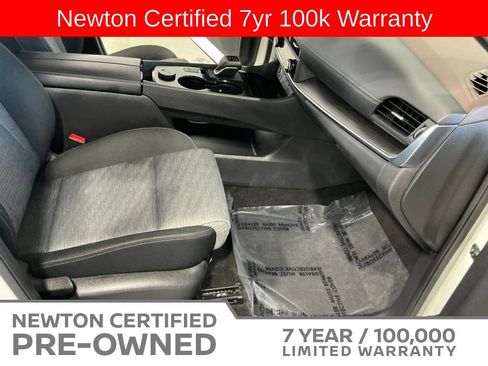 Used 2023 Nissan Rogue SV AWD/4WD image 16