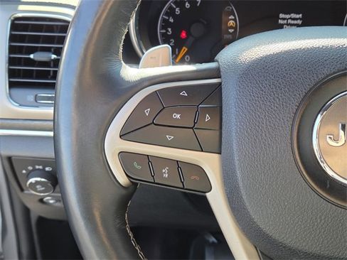 Used 2017 Jeep Grand Cherokee Limited w/ Luxury Group II image 18