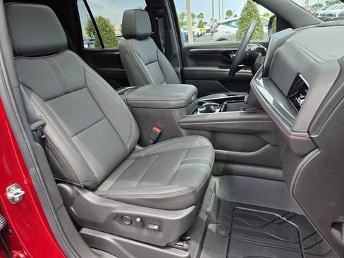 Used 2026 Chevrolet Tahoe RST w/ Comfort Package AWD/4WD image 18
