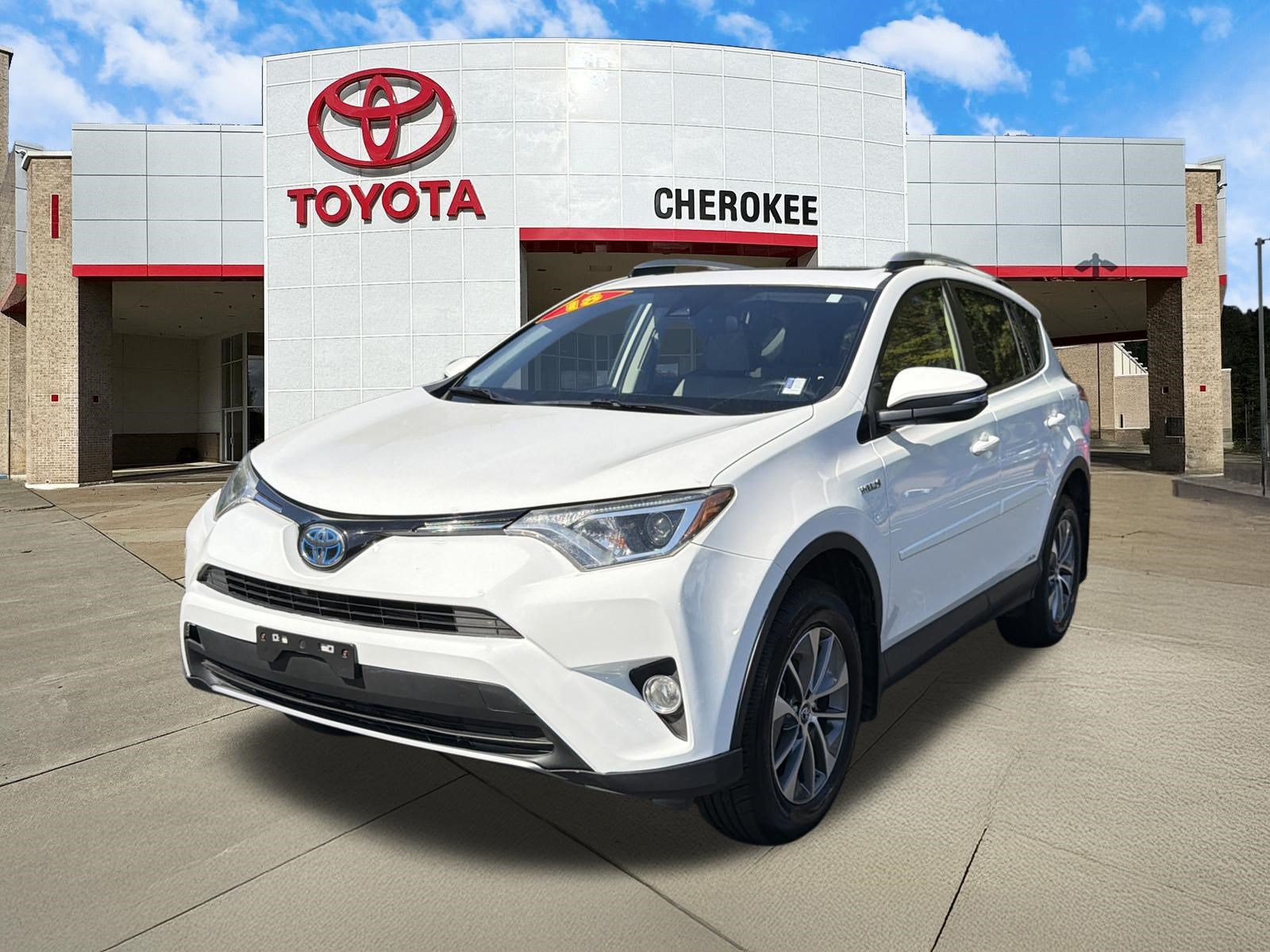 Used 2018 Toyota RAV4 XLE w/ Protection Package AWD/4WD image 1