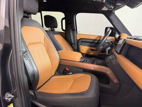 Used 2023 Land Rover Defender 130 X AWD/4WD image 29