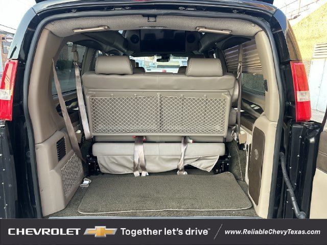 Used 2021 GMC Savana 2500 RWD image 30