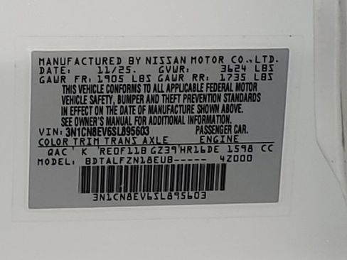 Used 2025 Nissan Versa SV w/ Trunk Package FWD image 33
