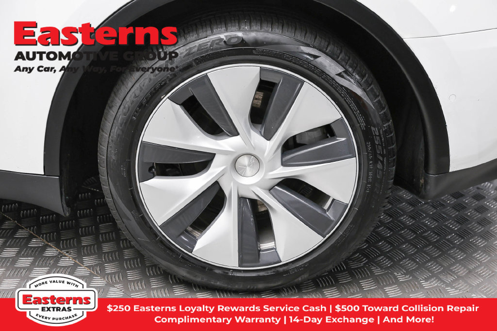 Used 2022 Tesla Model Y Long Range AWD/4WD image 9