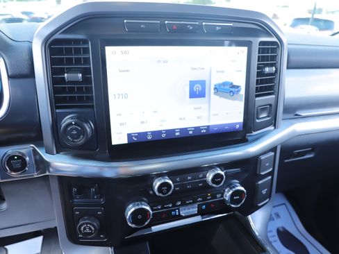 Used 2023 Ford F150 Lariat w/ Trailer Tow Package image 19